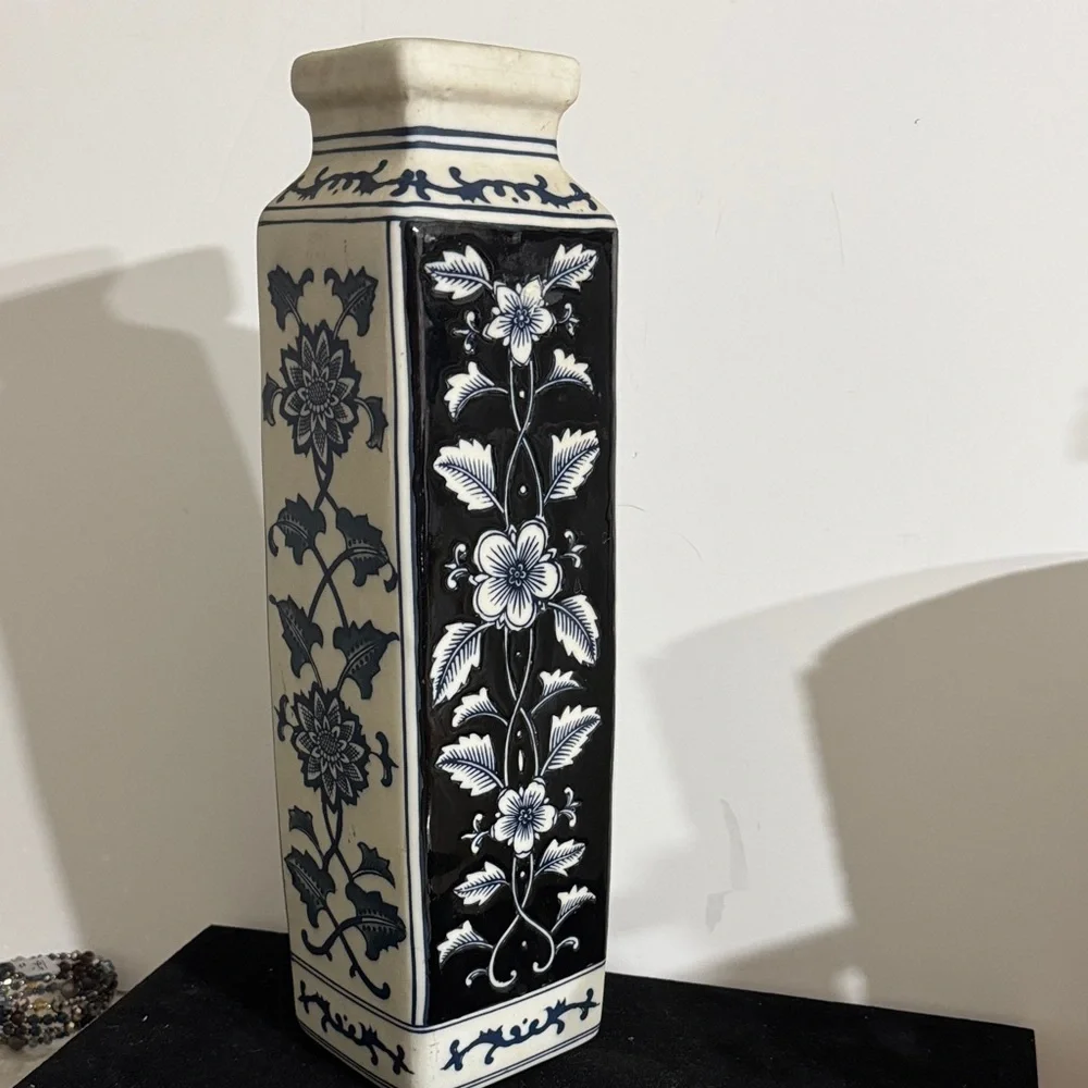 Elegant Vintage Hand painted Blue and White Floral  Chinoiserie vase